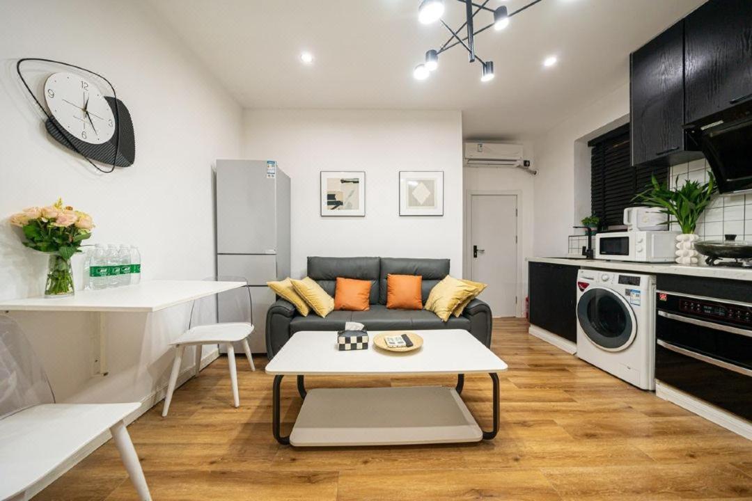 Hills&well-time Family Fuxing 3 Bedrooms Near Line 1 Changshu Rd And Near Jing'an Temple 公寓